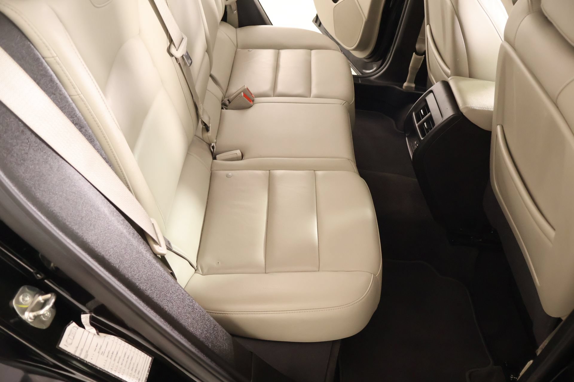 Used 2022 Cadillac XT4 Premium Luxury w/ Safety Alert Package AWD/4WD image 13