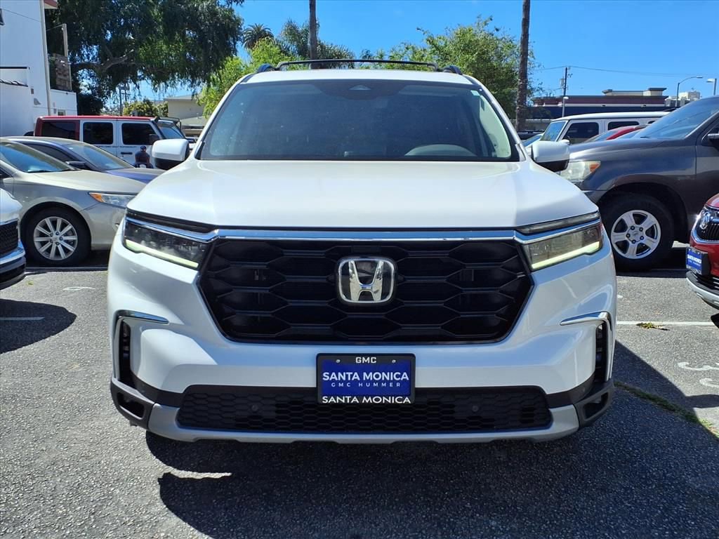 Used 2024 Honda Pilot Touring image 2