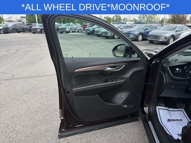 Used 2022 Buick Envision Avenir w/ Technology Package II AWD/4WD image 24