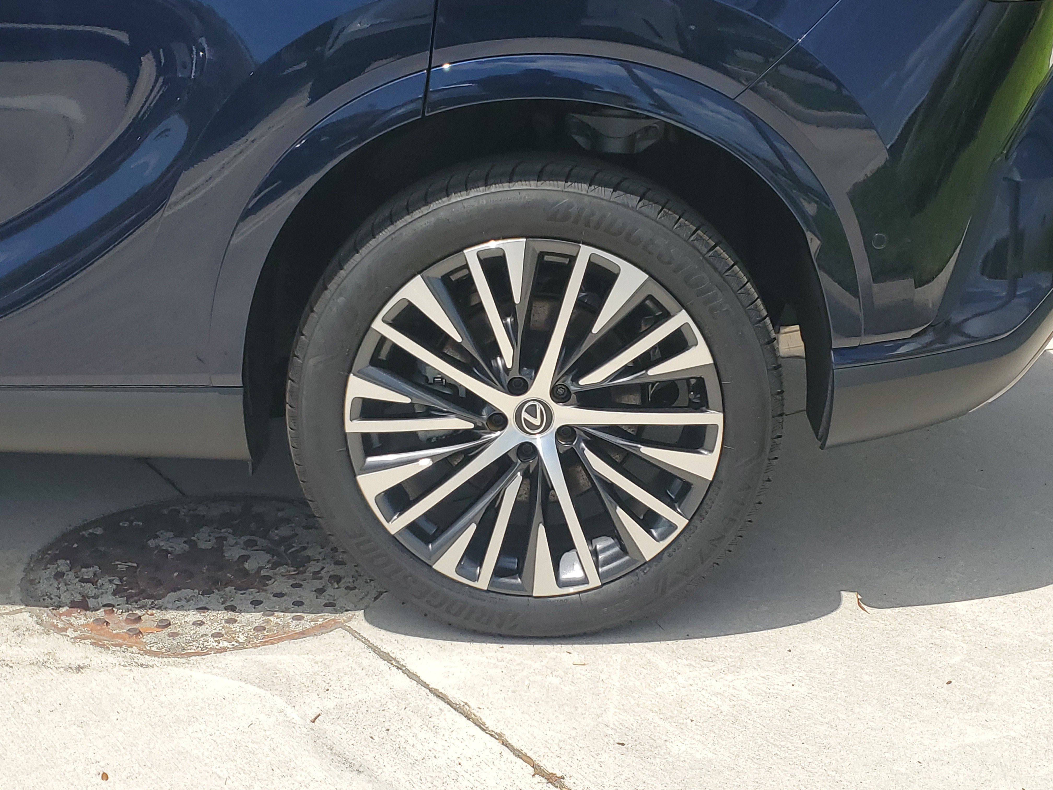 Used 2024 Lexus RX 350 Premium Plus w/ Convenience Package FWD image 4