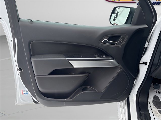 Used 2022 Chevrolet Colorado LT w/ Chrome Appearance Package image 8