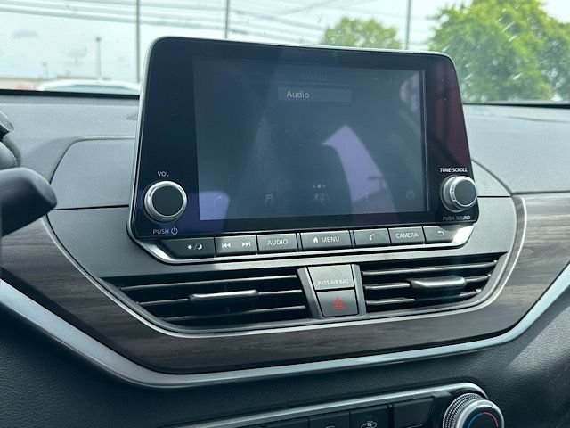 Used 2025 Nissan Altima 2.5 SV FWD image 28