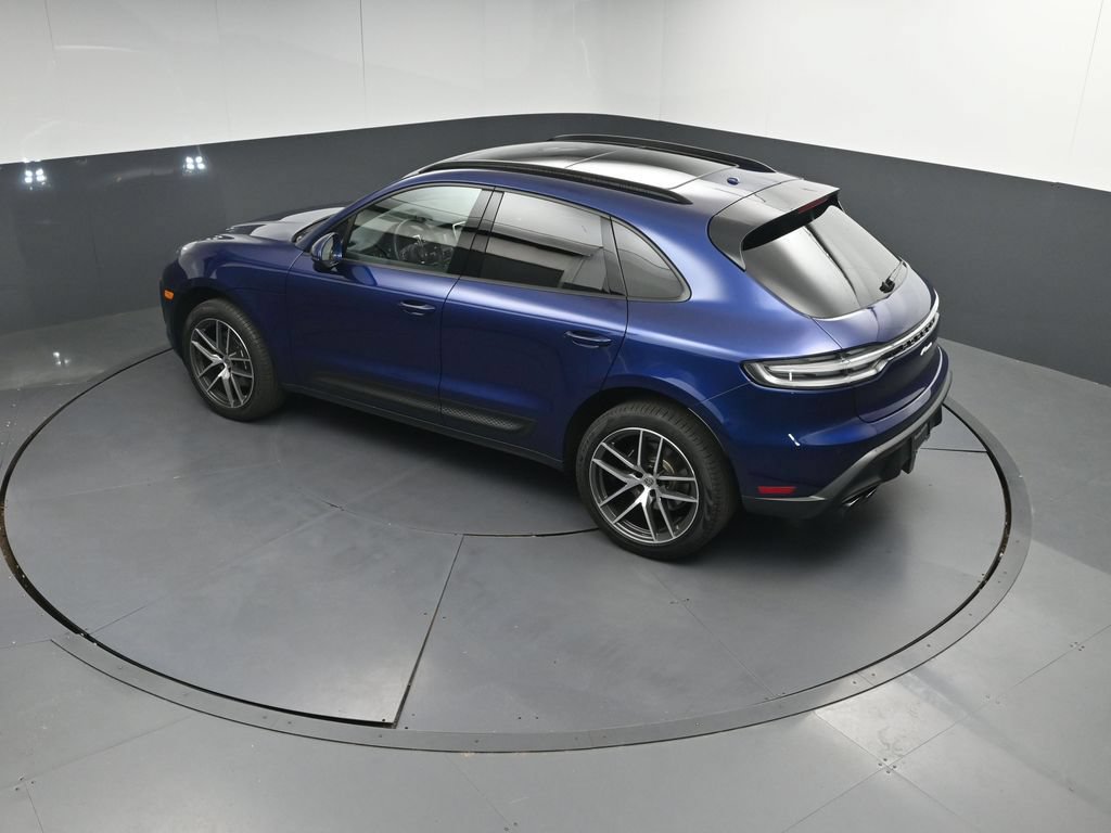 Used 2025 Porsche Macan AWD/4WD image 35