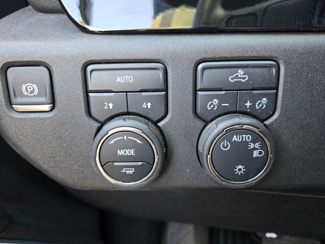 Used 2025 Chevrolet Silverado 1500 LT image 32