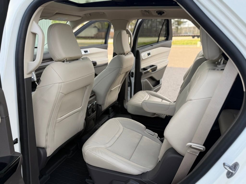 Used 2022 Ford Explorer Platinum w/ Equipment Group 601A image 37