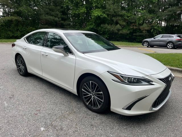 Used 2023 Lexus ES 300h w/ Premium Package FWD image 2