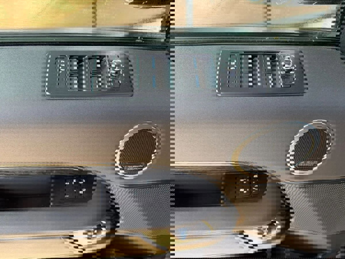 Used 2019 Land Rover Discovery HSE image 51