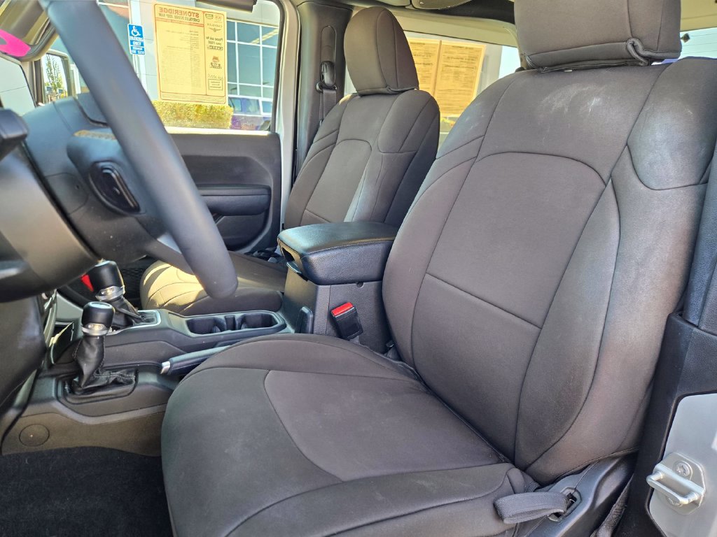 Used 2024 Jeep Wrangler Sport AWD/4WD image 19