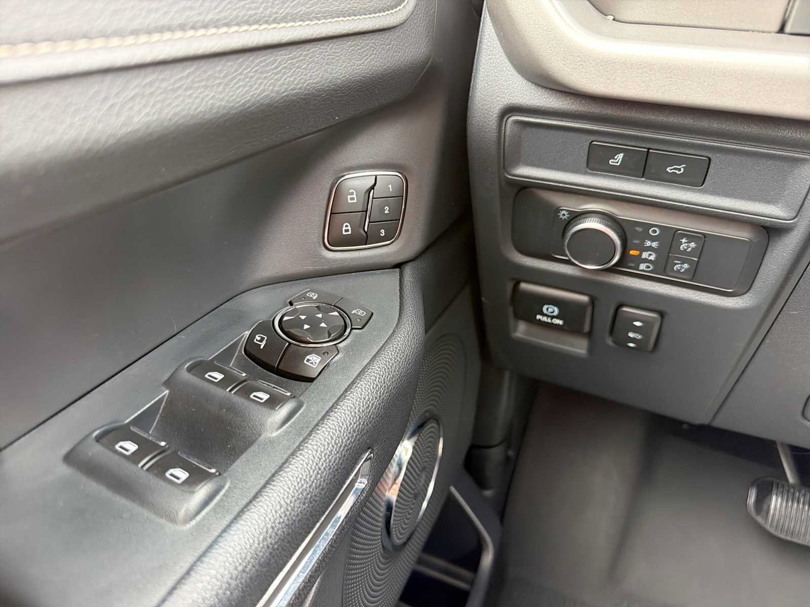 Used 2022 Ford Expedition Max XLT AWD/4WD image 16
