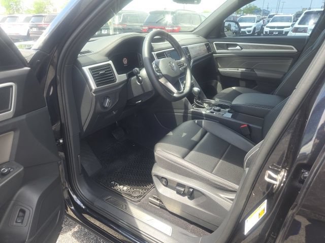 Used 2023 Volkswagen Atlas Cross Sport SE w/ Black Wheel Package AWD/4WD image 28