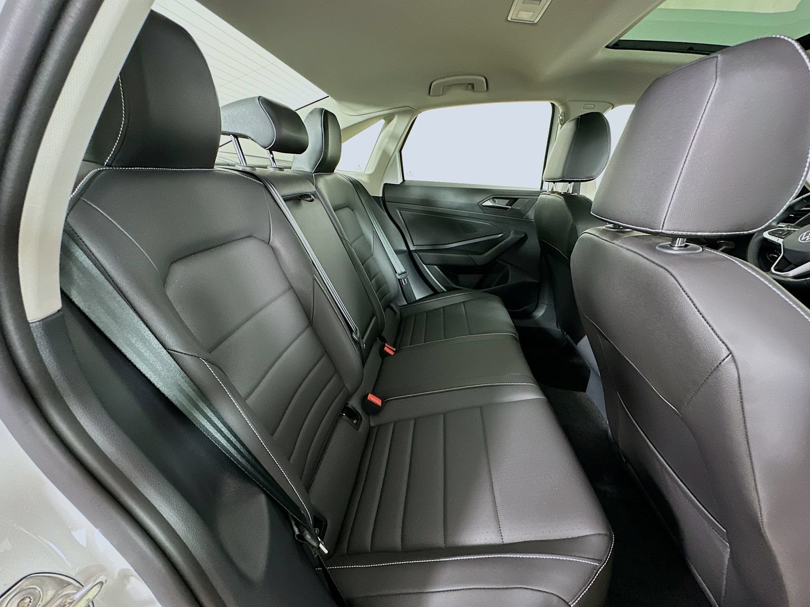 Used 2024 Volkswagen Jetta SE FWD image 38