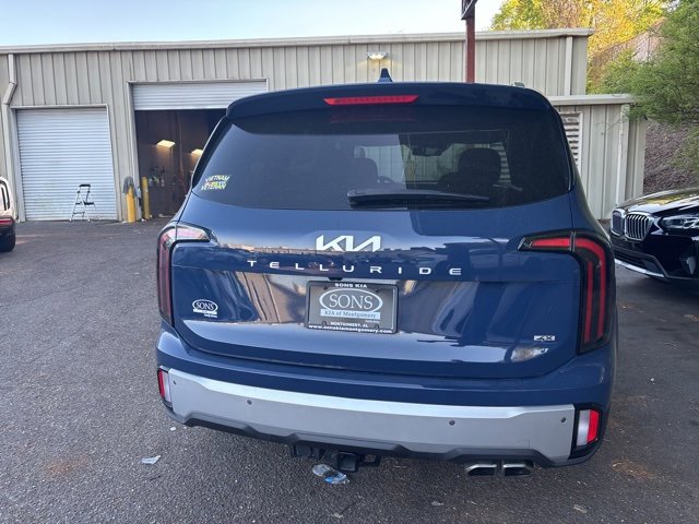 Used 2024 Kia Telluride EX w/ EX Captain's Chair Package image 5