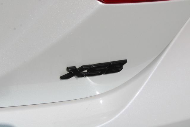 Used 2024 Toyota Camry XSE w/ Navigation Package image 9