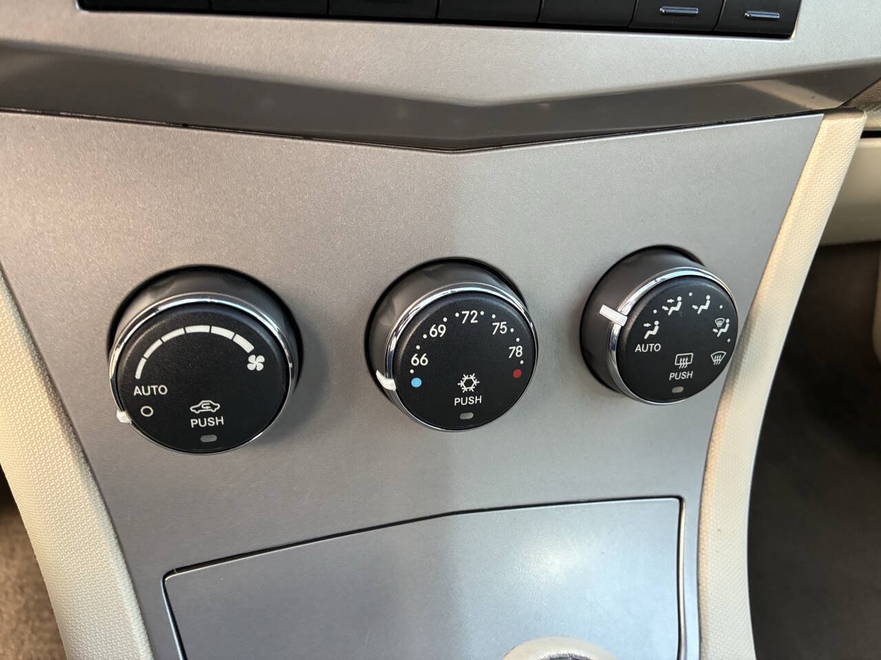 Used 2008 Chrysler Sebring Limited w/ Luxury Group FWD image 22