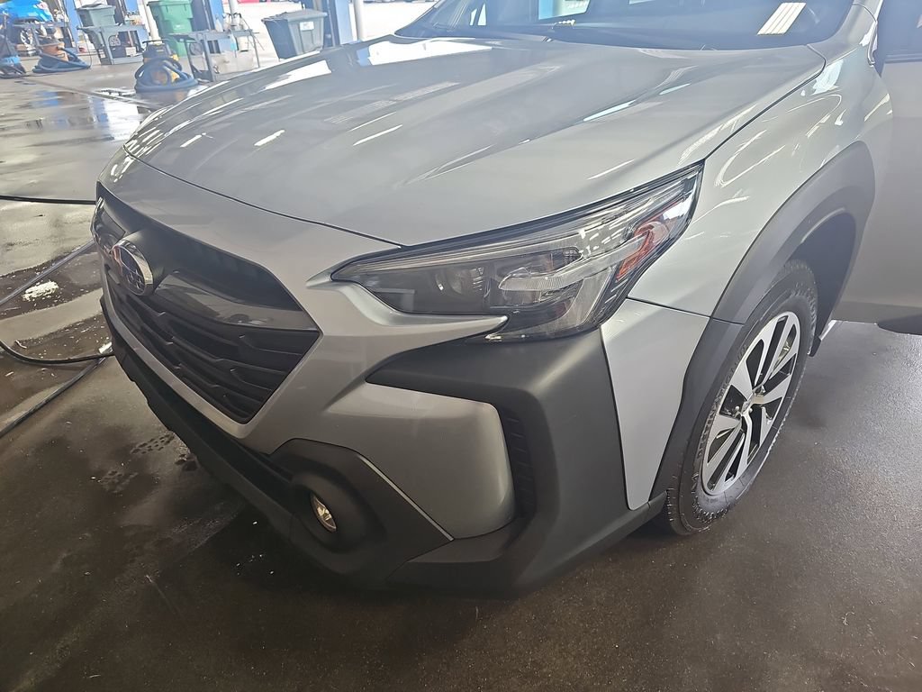 Used 2023 Subaru Outback Premium AWD/4WD image 30