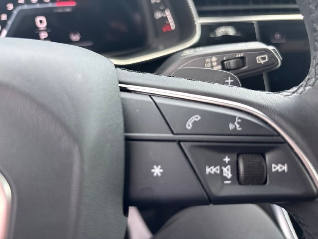 Used 2023 Audi Q8 Premium AWD/4WD image 18