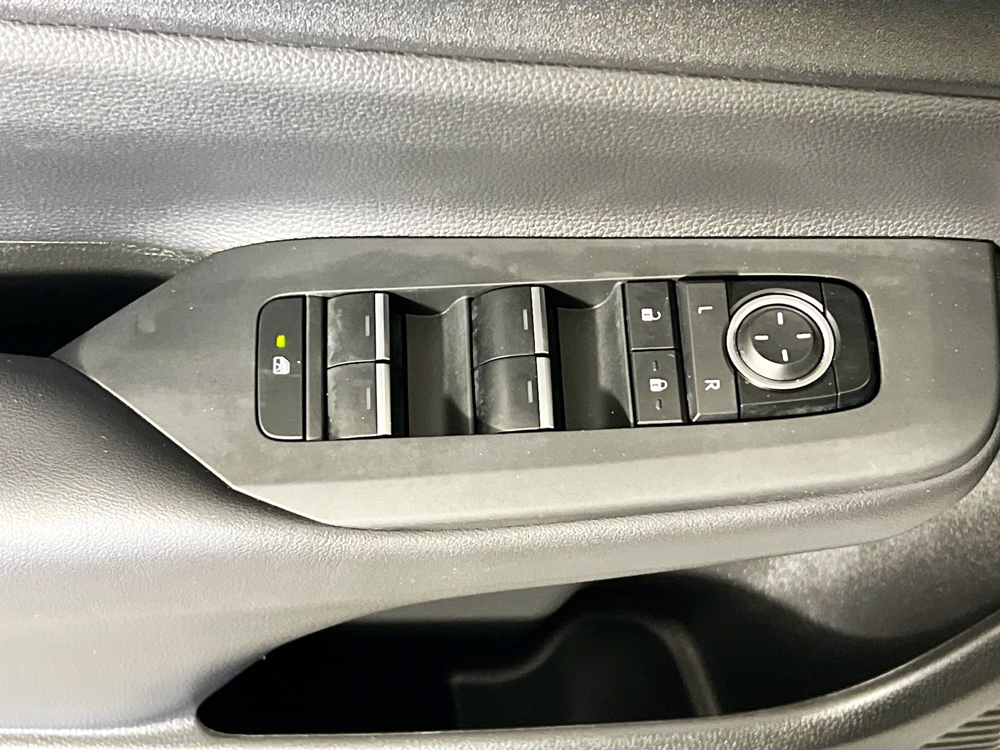 Used 2024 Toyota Prius Prime image 15