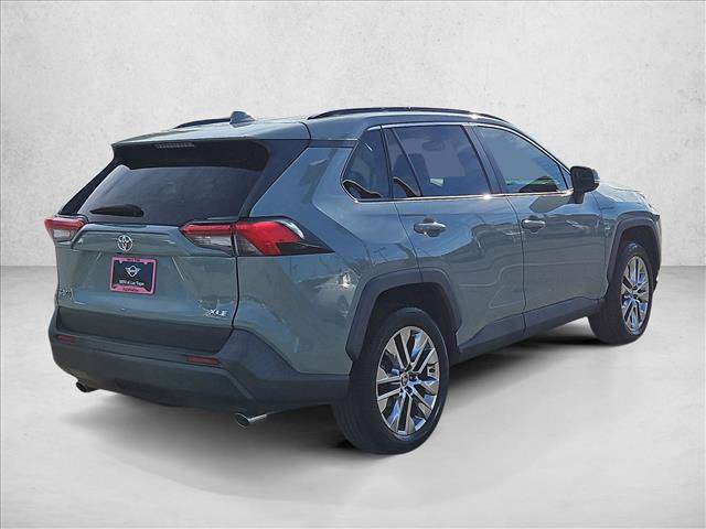 Used 2021 Toyota RAV4 XLE Premium image 5