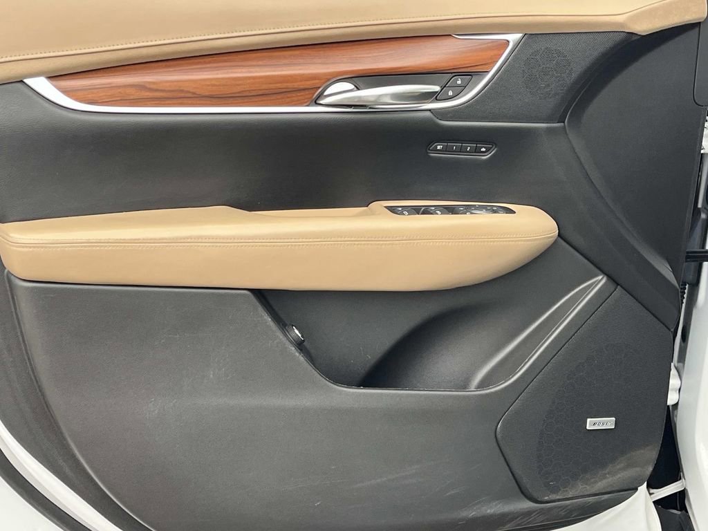 Used 2017 Cadillac XT5 Platinum w/ Driver Assist Package image 24