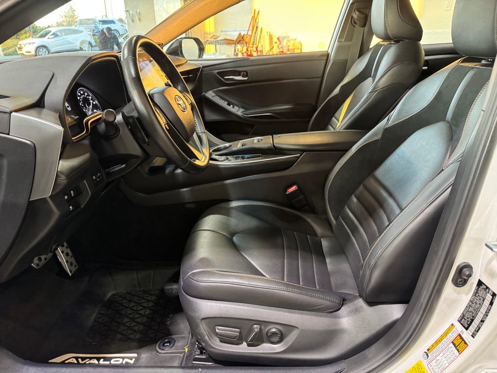 Used 2021 Toyota Avalon XSE image 23