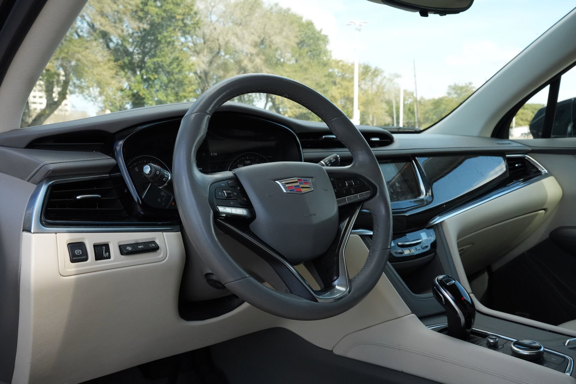 Certified 2022 Cadillac XT6 Premium Luxury w/ Technology Package image 17