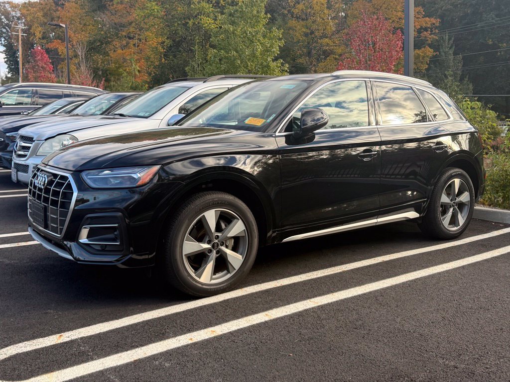Used 2024 Audi Q5 2.0T Premium w/ Convenience Package AWD/4WD image 2