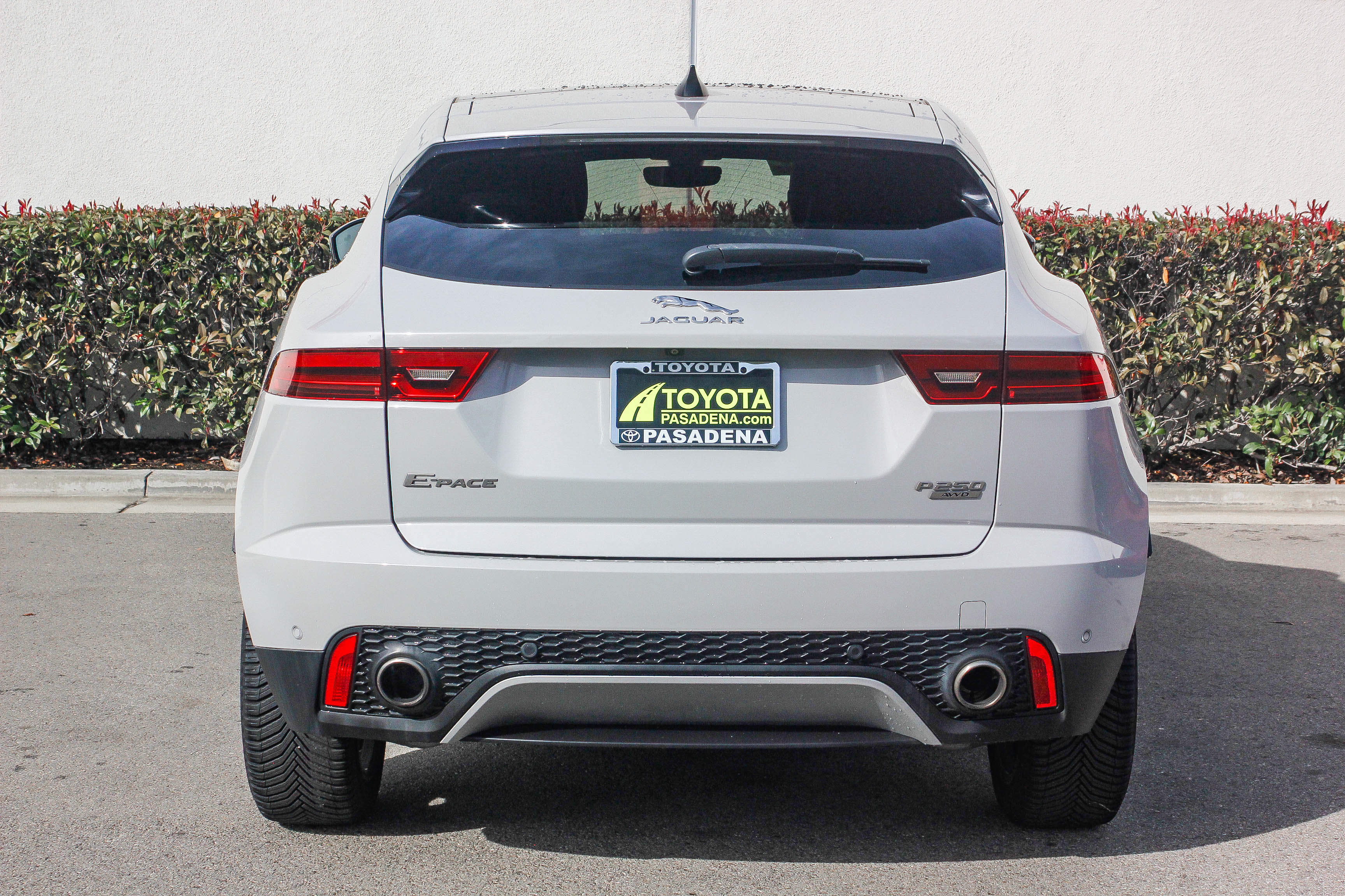 Used 2020 Jaguar E-PACE SE image 7