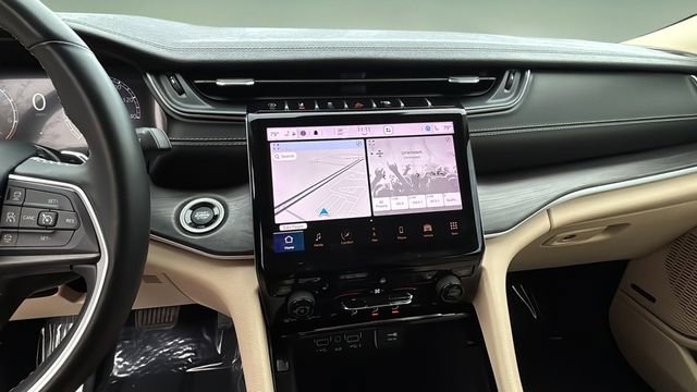 Used 2021 Jeep Grand Cherokee L Limited image 10