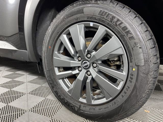 Used 2024 Nissan Pathfinder SV image 13