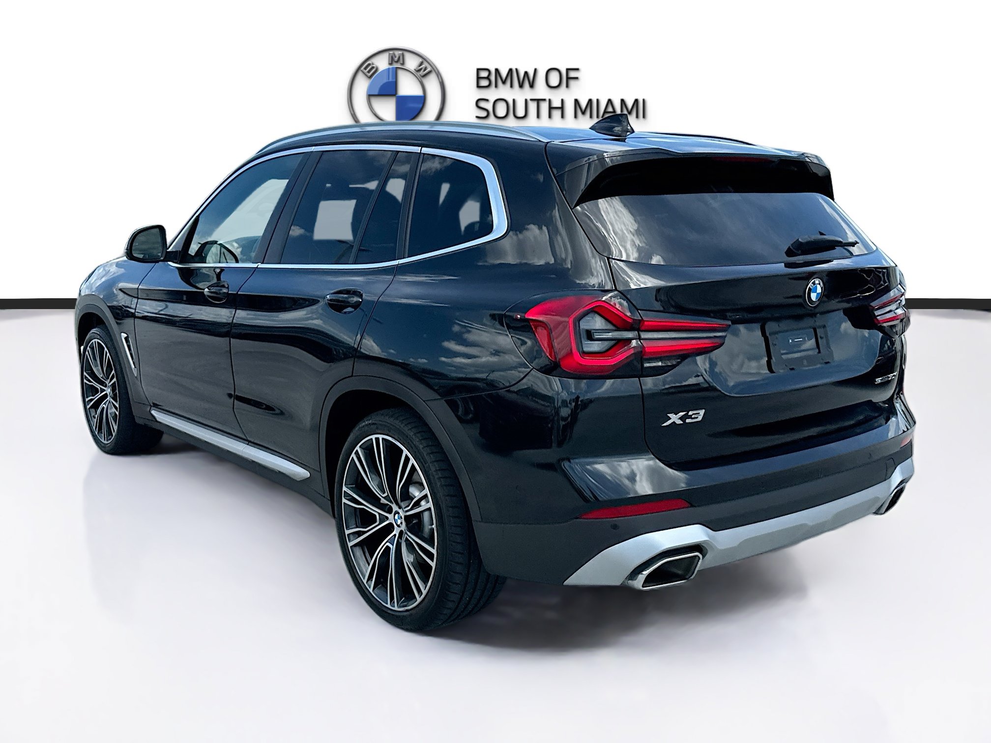 Certified 2024 BMW X3 sDrive30i w/ Convenience Package RWD image 5