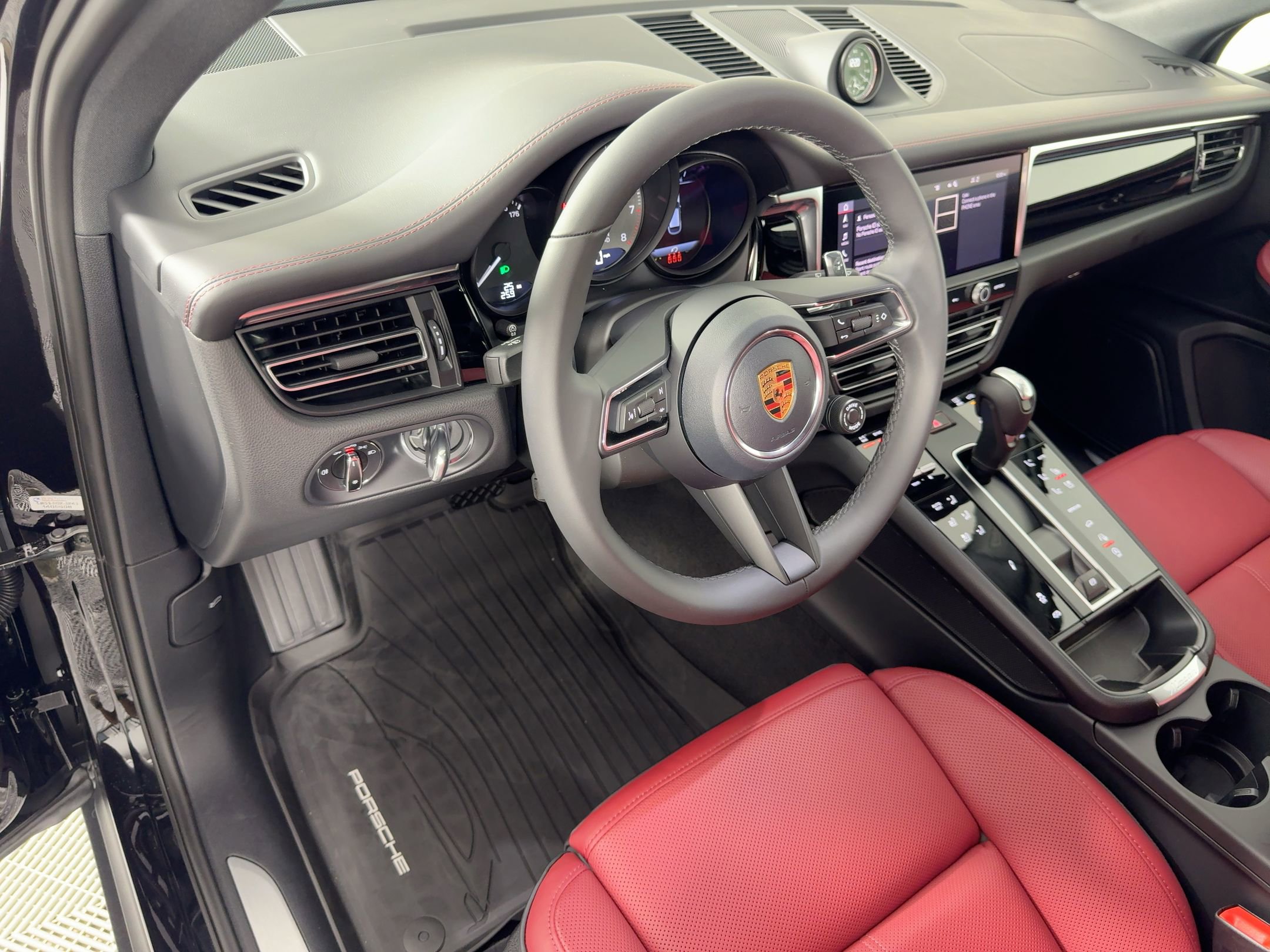 Used 2026 Porsche Macan S image 4