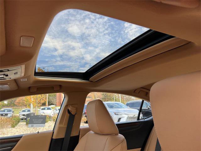 Certified 2025 Lexus ES 350 w/ Premium Package image 20