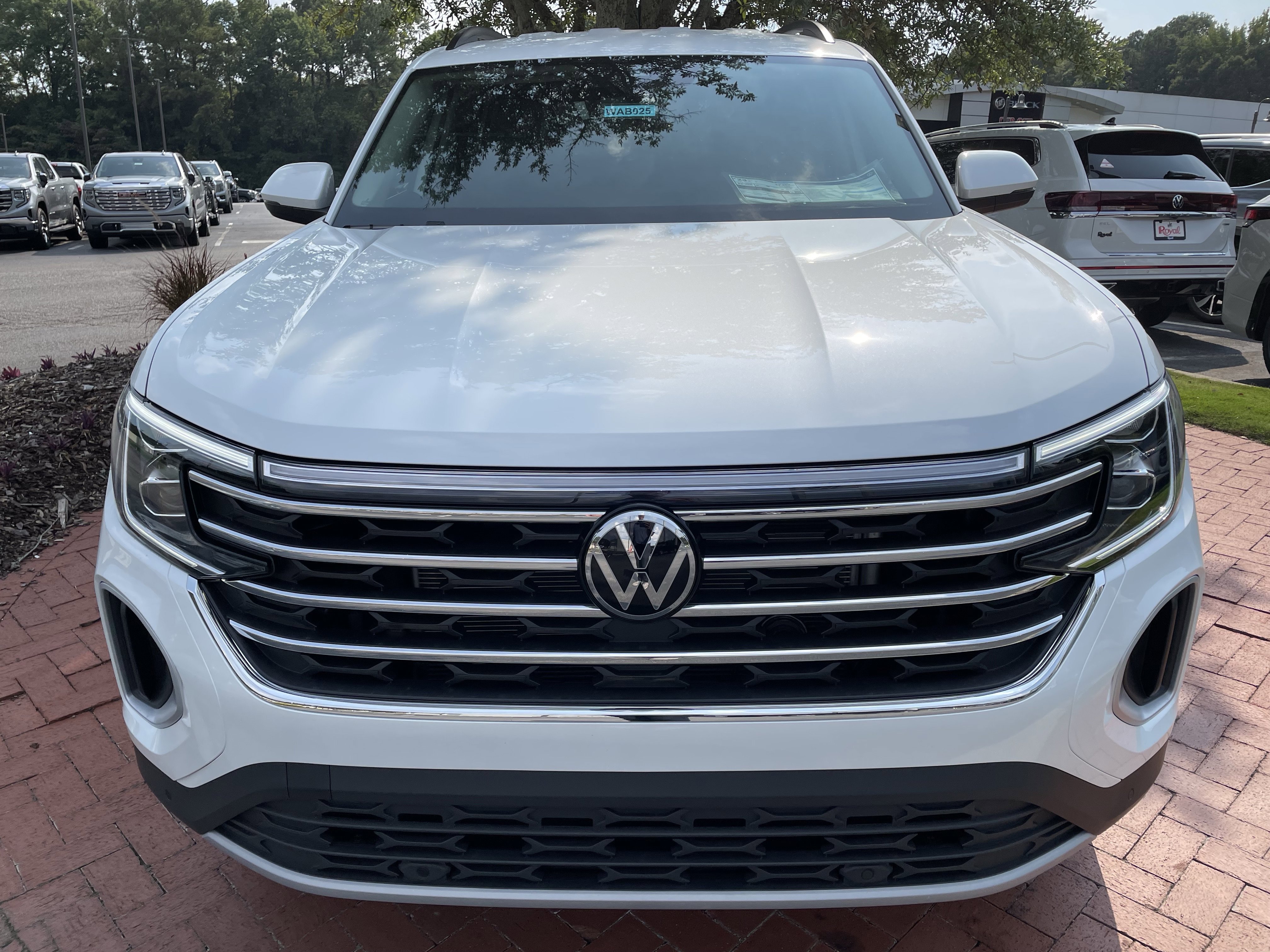 New 2026 Volkswagen Atlas SE image 2