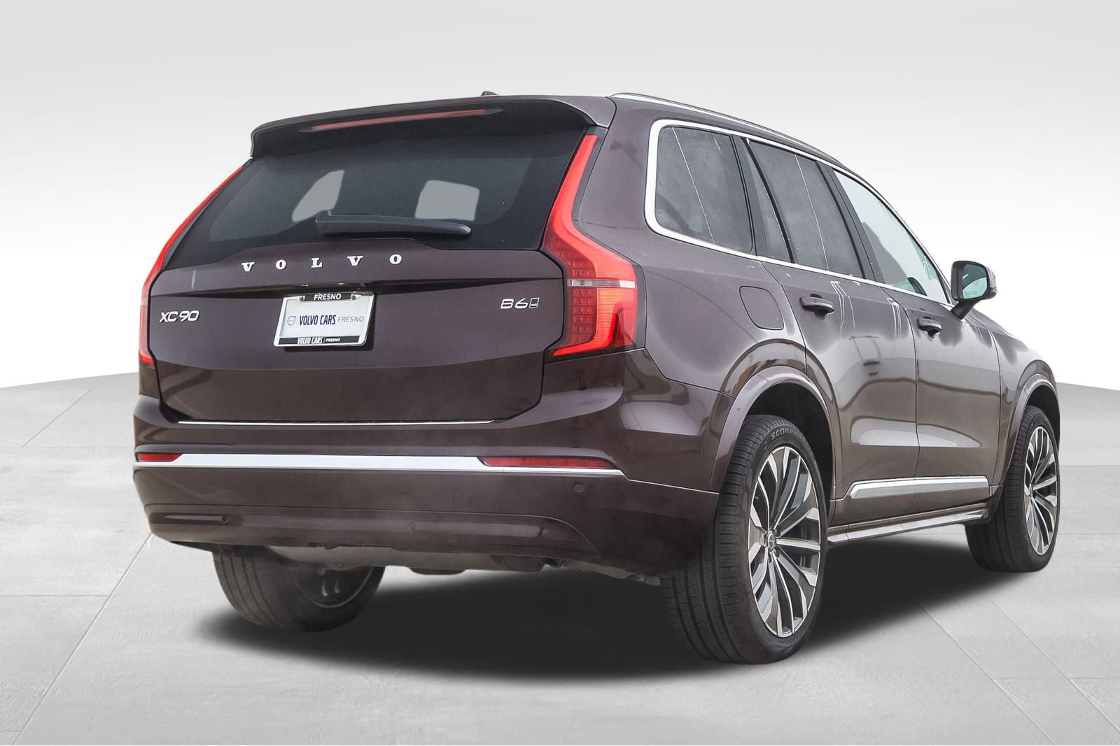New 2025 Volvo XC90 B6 Core w/ Climate Package image 5