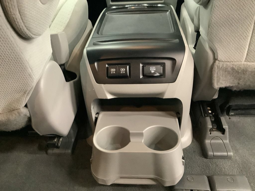 Used 2019 Toyota Sienna LE FWD image 24