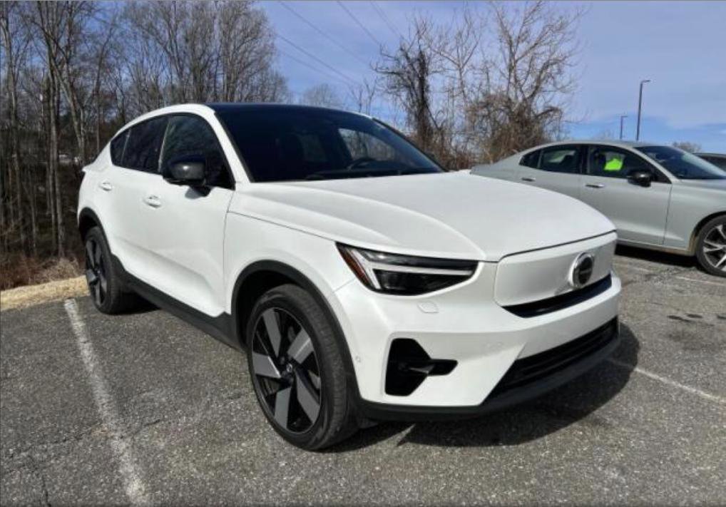 Used 2023 Volvo C40 P8 Recharge Ultimate image 4