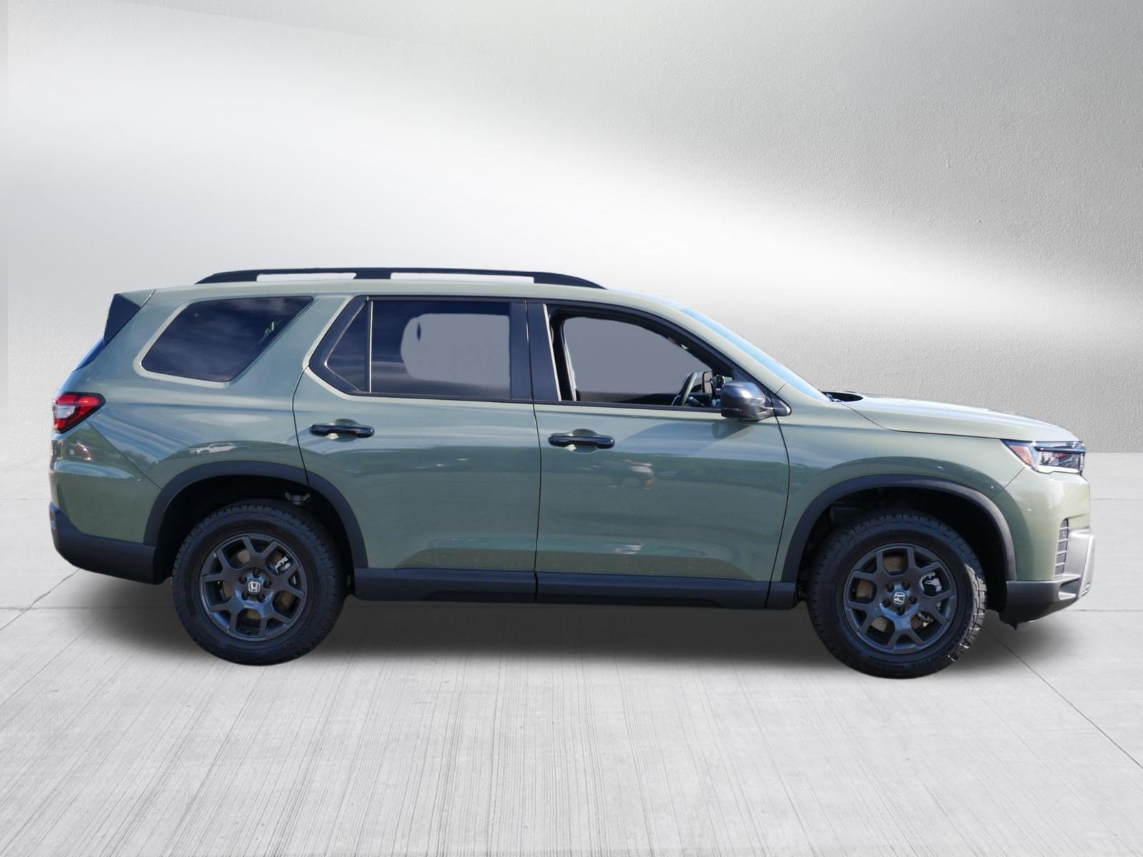 Certified 2026 Honda Pilot TrailSport image 8