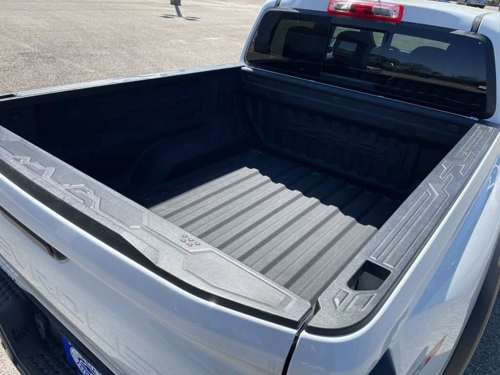 Used 2023 Chevrolet Colorado ZR2 w/ ZR2 Convenience Package III image 30