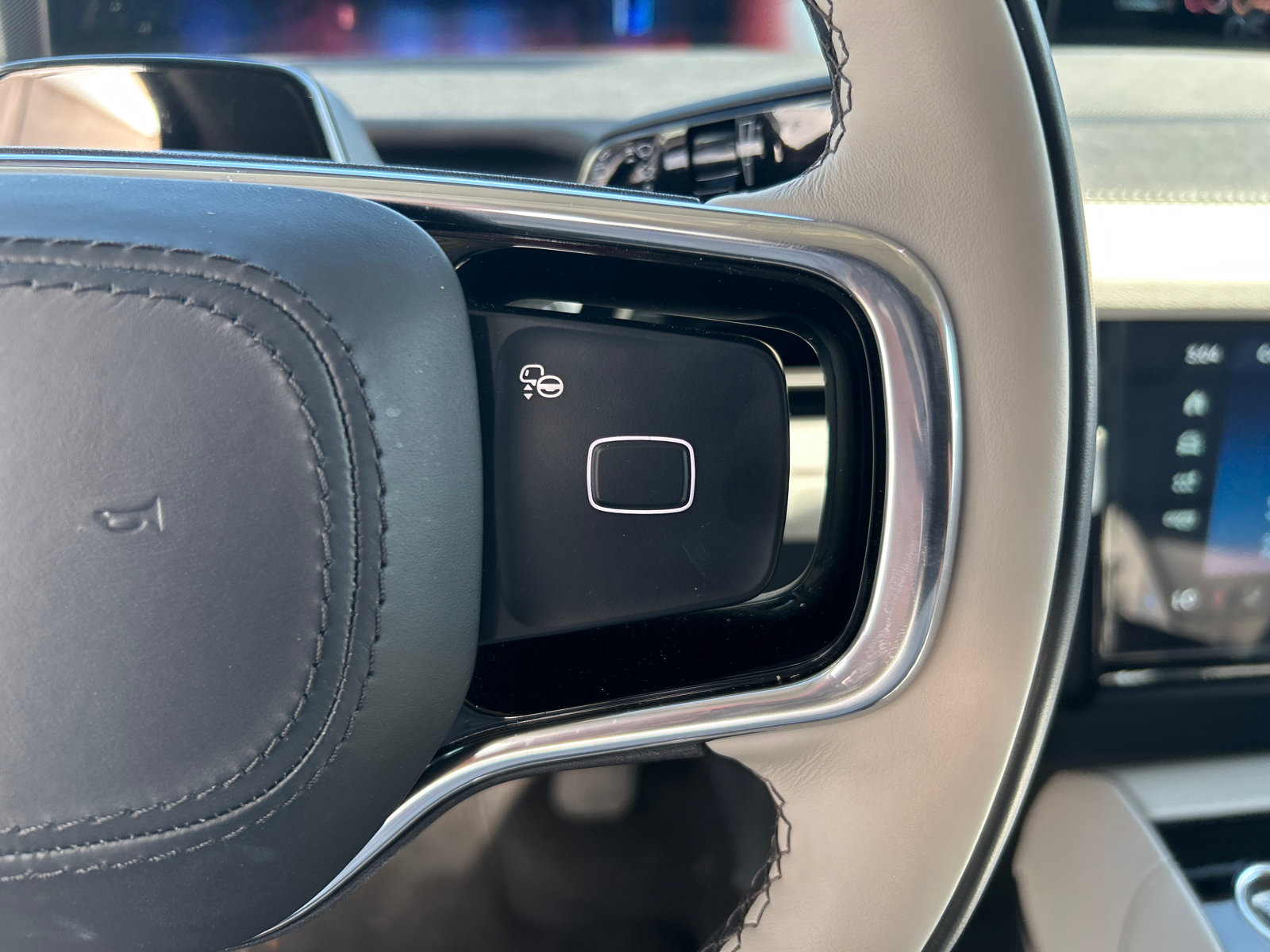 New 2026 Lincoln Navigator L Premier AWD/4WD image 21