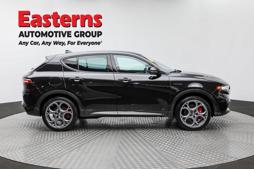 Used 2024 Alfa Romeo Tonale Veloce image 4