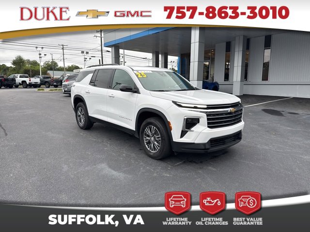 Used 2025 Chevrolet Traverse LT