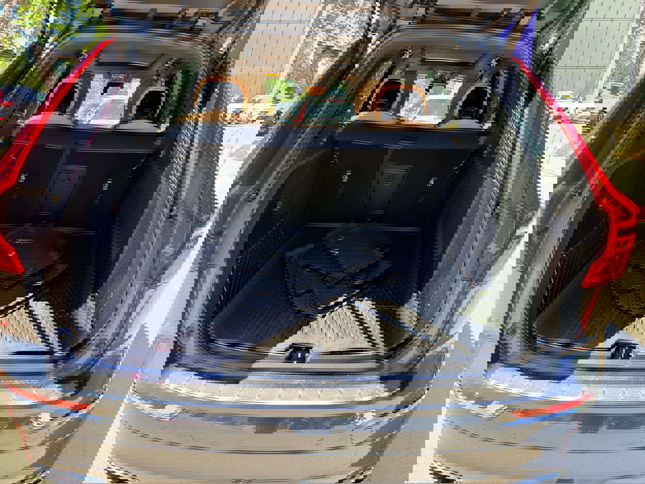 Used 2019 Volvo XC60 T5 Inscription w/ Protection Package Premier AWD/4WD image 25