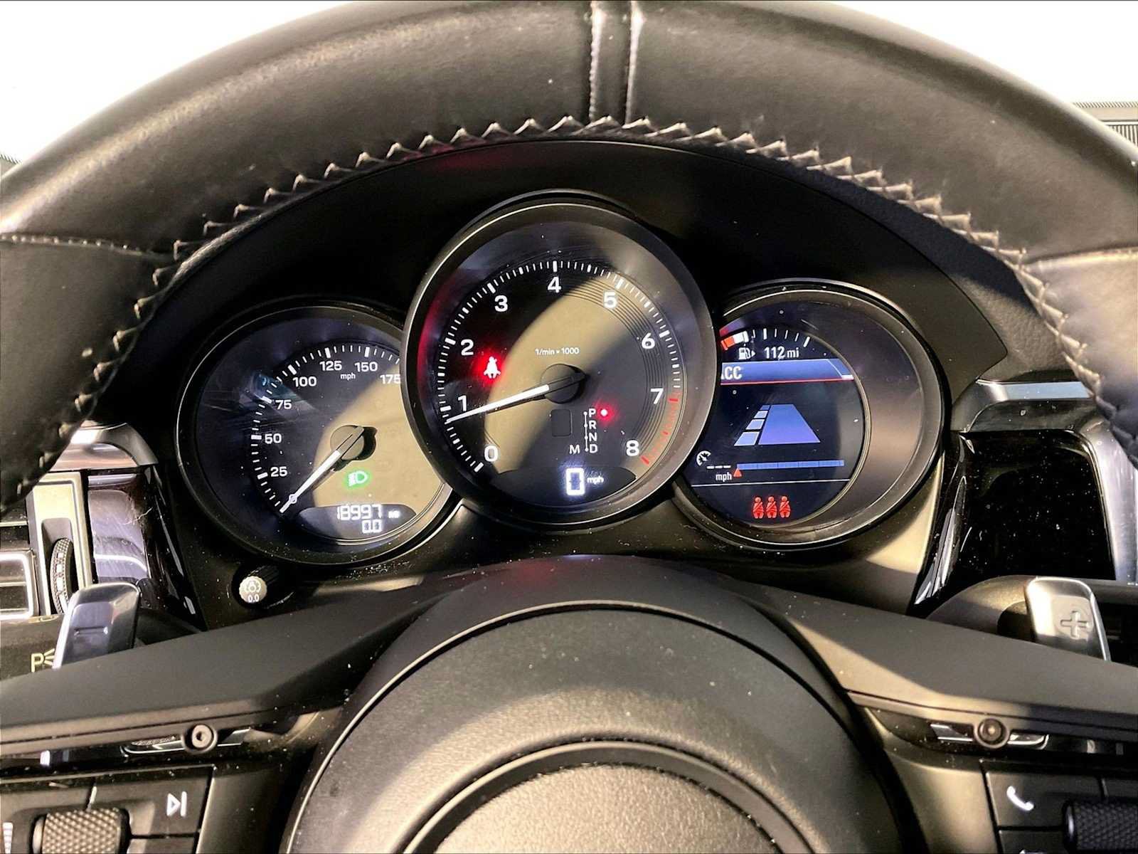 Certified 2024 Porsche Macan AWD/4WD image 29