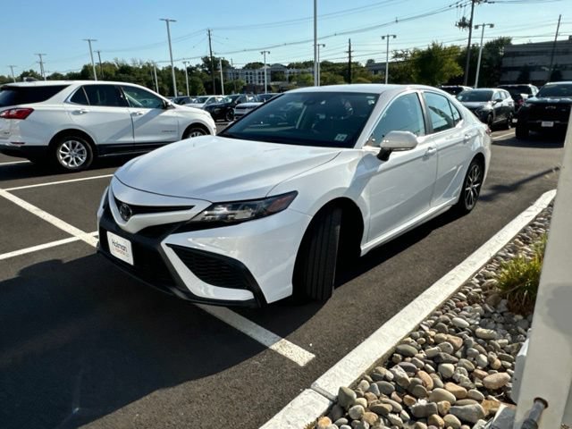 Used 2024 Toyota Camry SE w/ Cold Weather Package