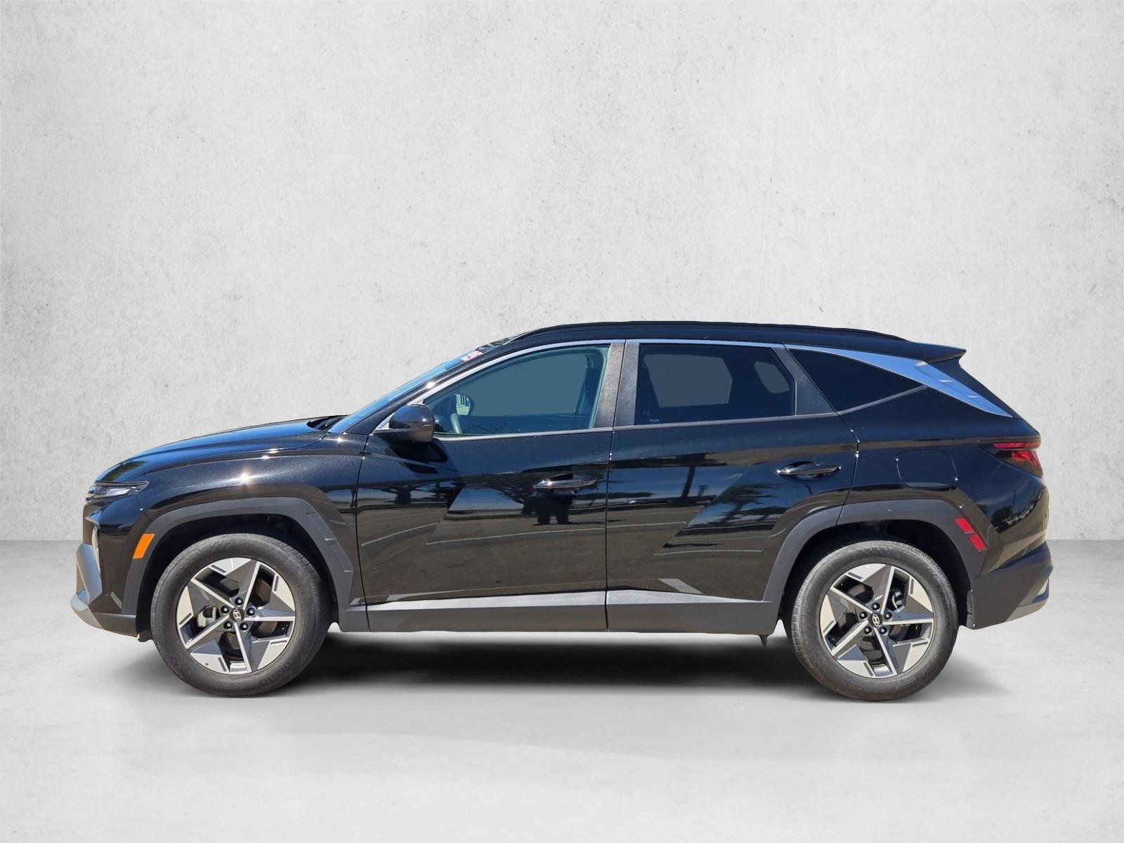 Used 2025 Hyundai Tucson SEL FWD image 9