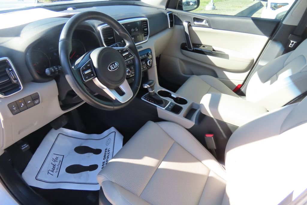 Used 2020 Kia Sportage EX image 9