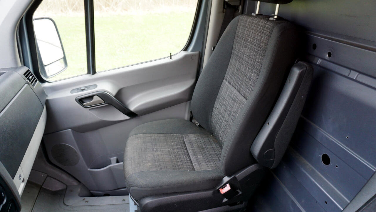 Used 2016 Mercedes-Benz Sprinter 2500 image 23