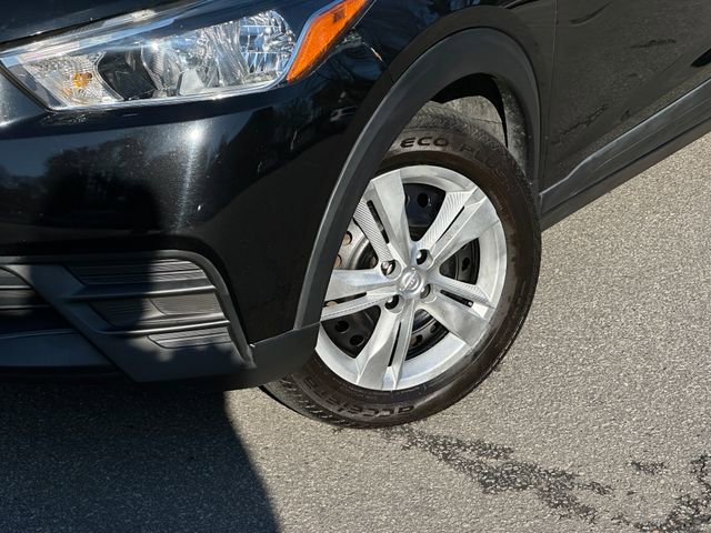 Used 2018 Nissan Kicks S image 10