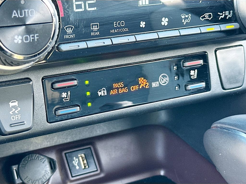 Used 2024 Toyota RAV4 Limited w/ Advanced Technology Package image 19