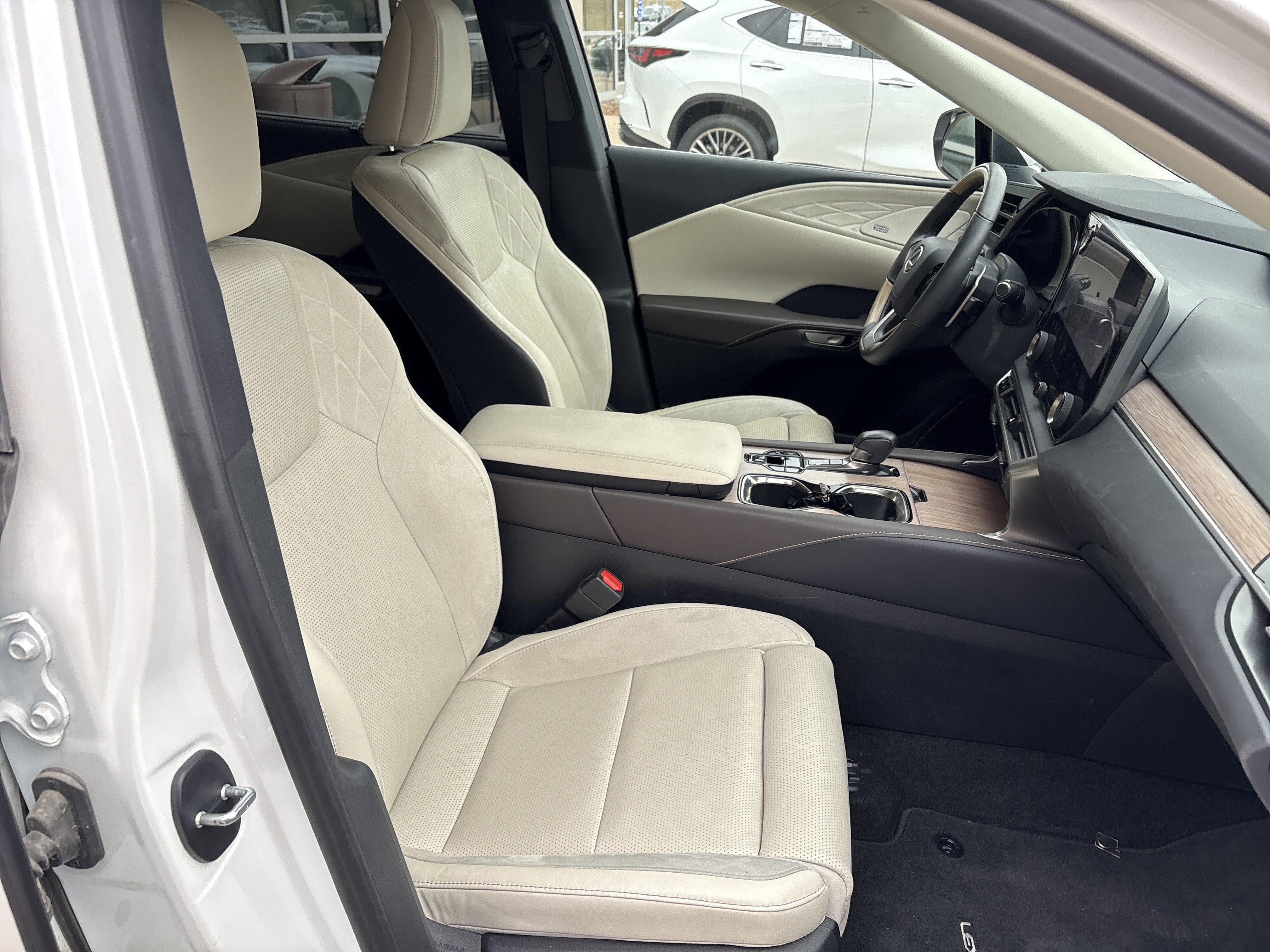 Used 2024 Lexus RX 350 AWD image 32